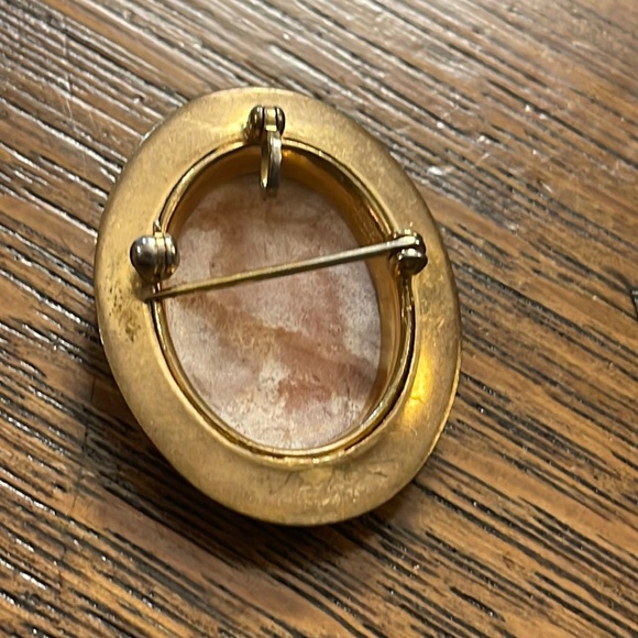 Vintage Art Deco style 12k Gold filled carved shell cameo brooch Van Dell - Picture 3 of 3